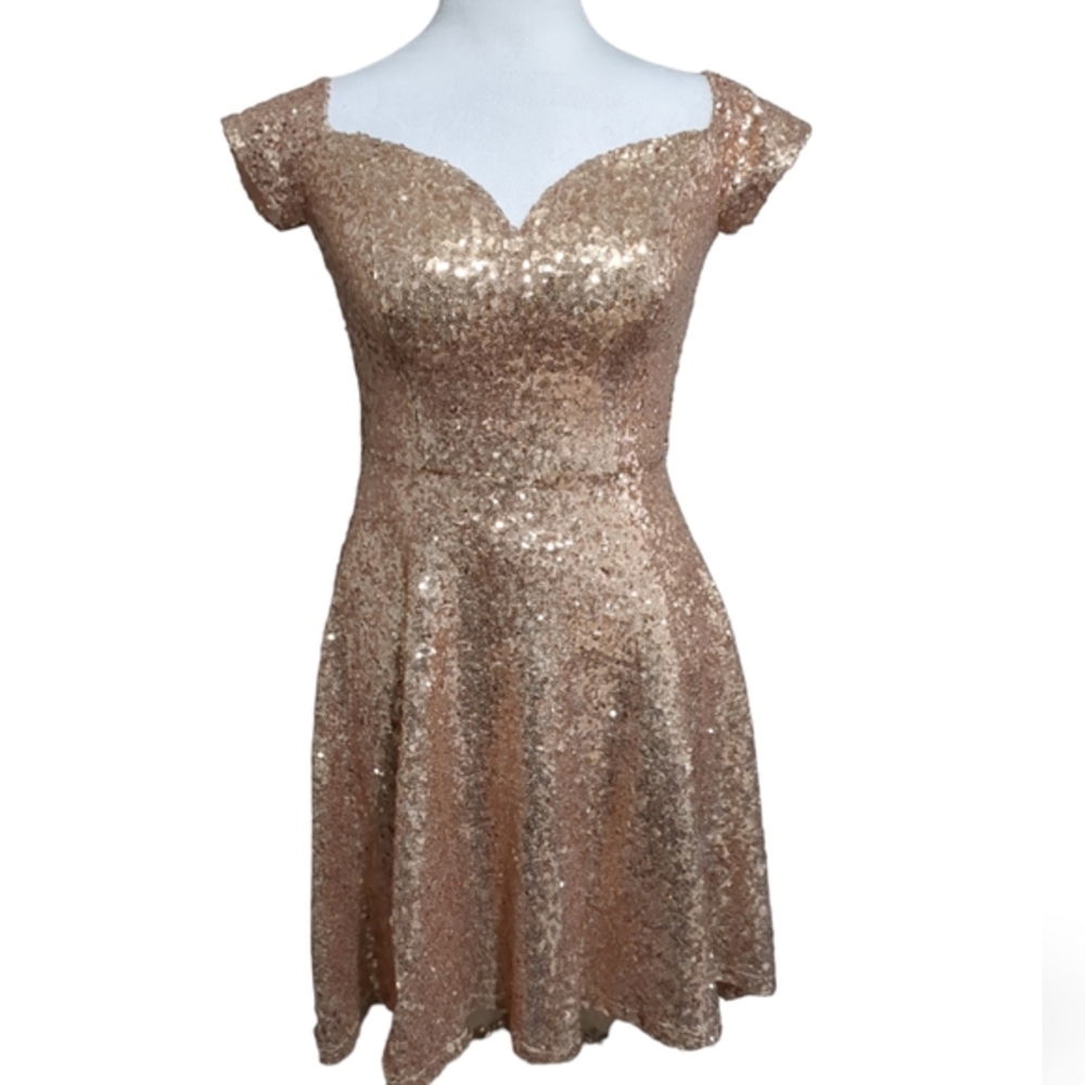 B Darlin dress champagne Rose Gold style Q451P005 size 5/6